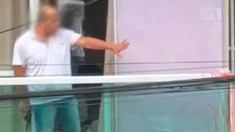 Homem mata esposa, arma emboscada para atirar em policiais, mas é preso