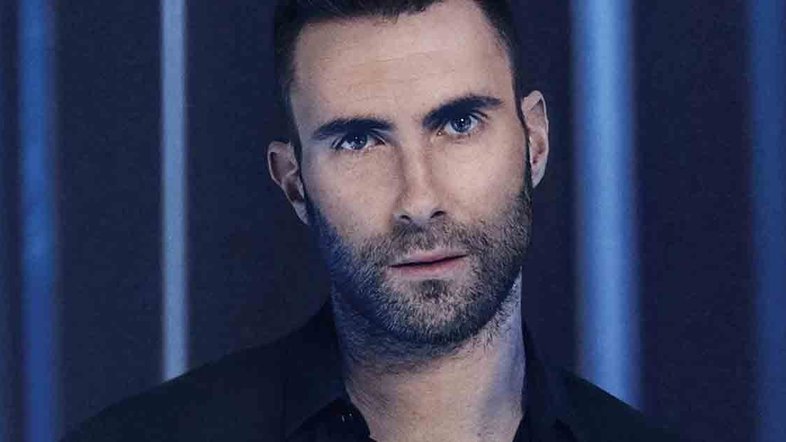 Adam Levine passa 13 horas fazendo tatuagem na perna