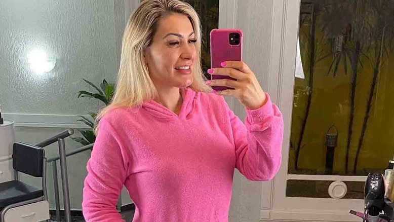 Andressa Urach exibe conversa com Igreja Universal: ‘Não me matei porque acredito no inferno’