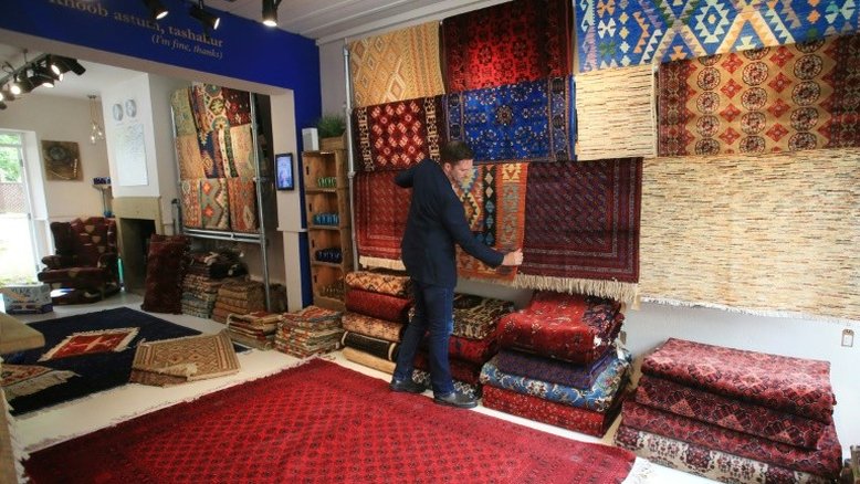 Talibãs são um risco para setor têxtil afegão, dizem empresas britânicas