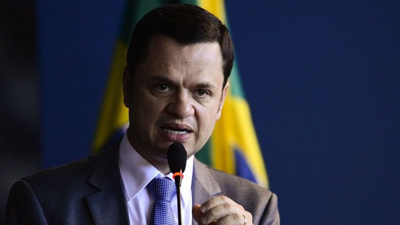 Randolfe protocola pedido para afastamento de Anderson Torres