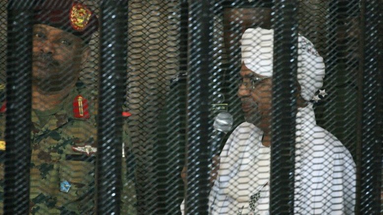 Sudão entregará ex-presidente Omar al Bashir ao TPI