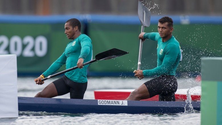 Em disputa emocionante, Isaquias Queiroz e Jacky Godmann se classificam para final da canoagem em Tóquio