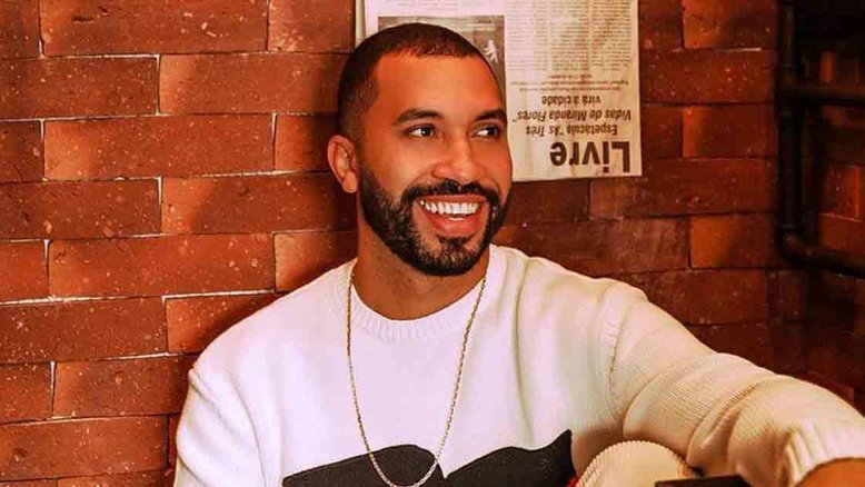 Gil do Vigor rebate Régis Tadeu, que criticou uma notícia sobre o ex-BBB