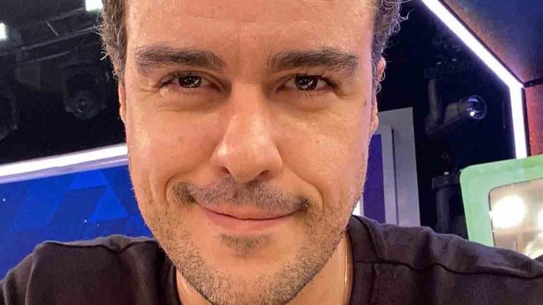 Após morte do pai, Joaquim Lopes retorna às redes: ‘Viver minha melhor vida’