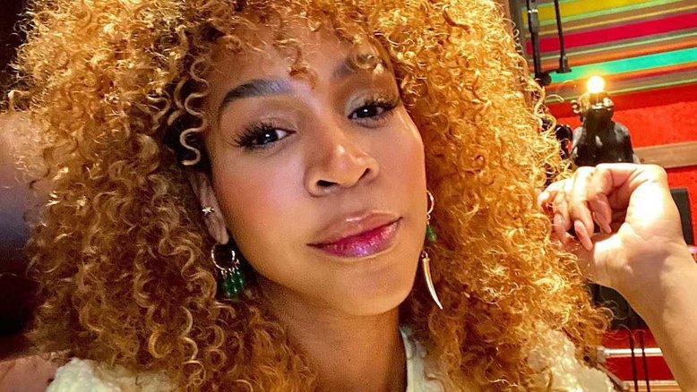 Karol Conká revela ter sofrido assédio sexual em ônibus na adolescência