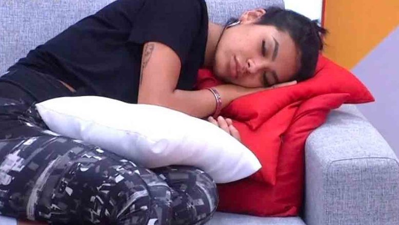Pocah revela ter doença que causa sono em excesso