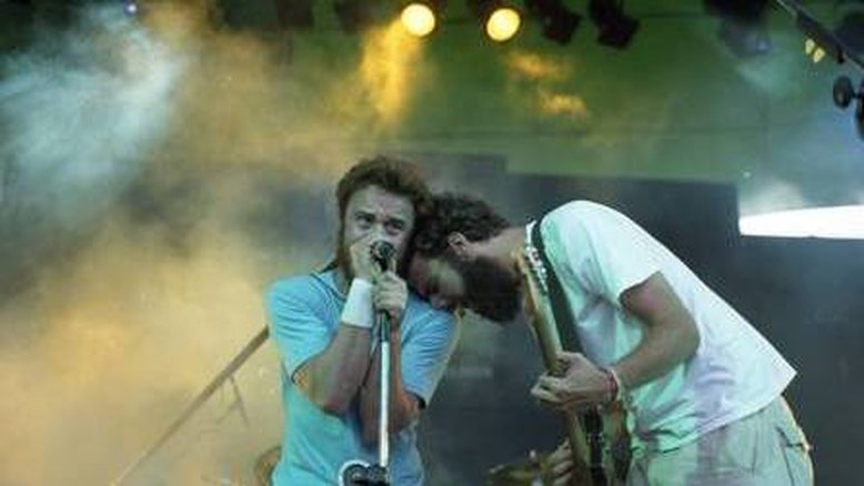 Ex-Los Hermanos revela ter gasto dinheiro ganho com a banda para ajudar família
