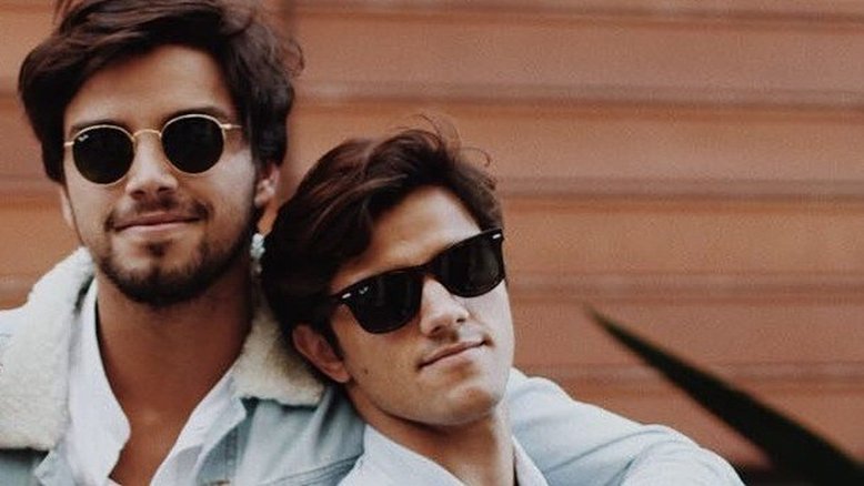 Irmãos Rodrigo e Felipe Simas viram Chitãozinho e Xororó em série