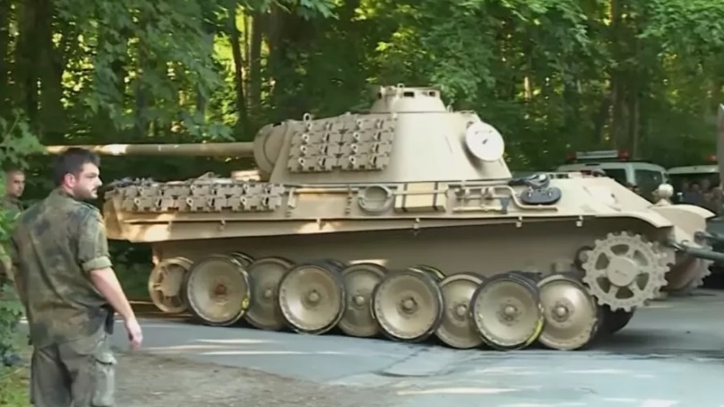 Alemão é condenado à prisão e recebe multa de R$ 1,5 milhão por guardar tanque nazista