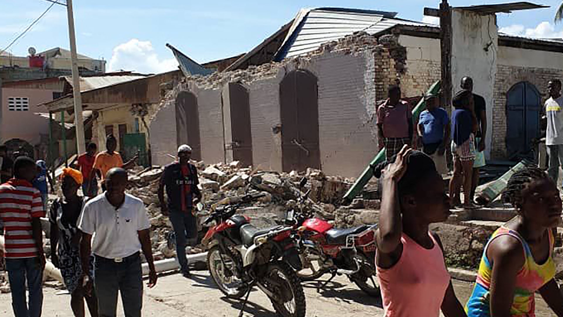 Número de mortes em terremoto no Haiti sobe para 304