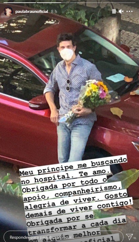 Paula Braun retira prótese de silicone e fala sobre problemas do implante