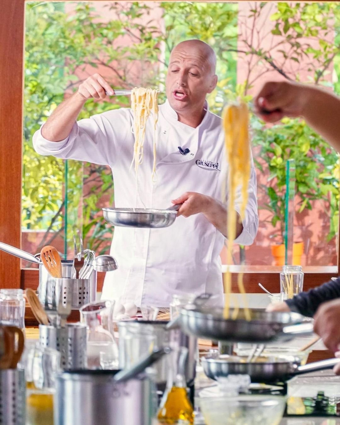 Chef Giuseppe Gerundino comanda 'Accademia do Giuseppe', no Sony Chanel