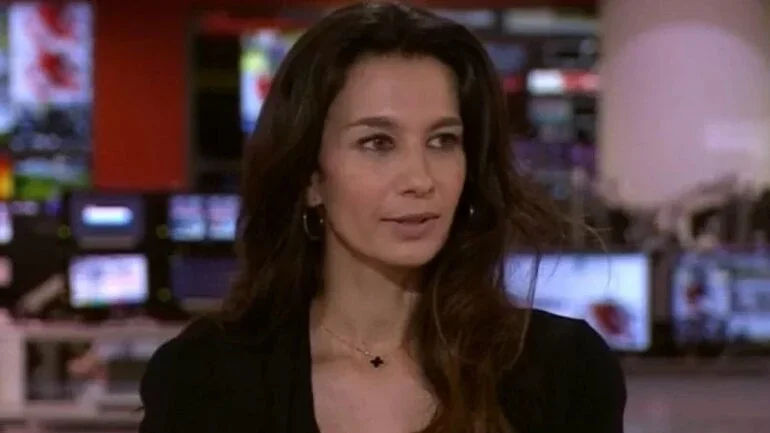Vídeo: apresentadora da BBC recebe ligação do Talebã durante telejornal