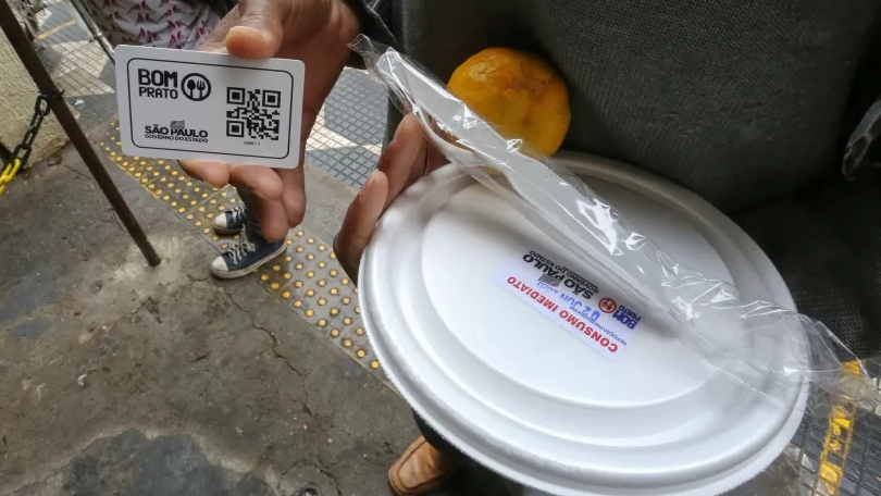 MP entra com ação para que Prefeitura de São Paulo volte a distribuir marmitas