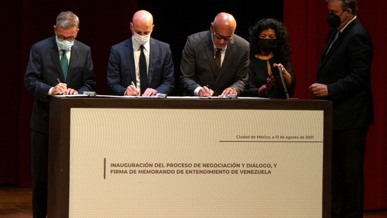 Início de rodada de diálogo entre governo e oposição venezuelanos é adiado