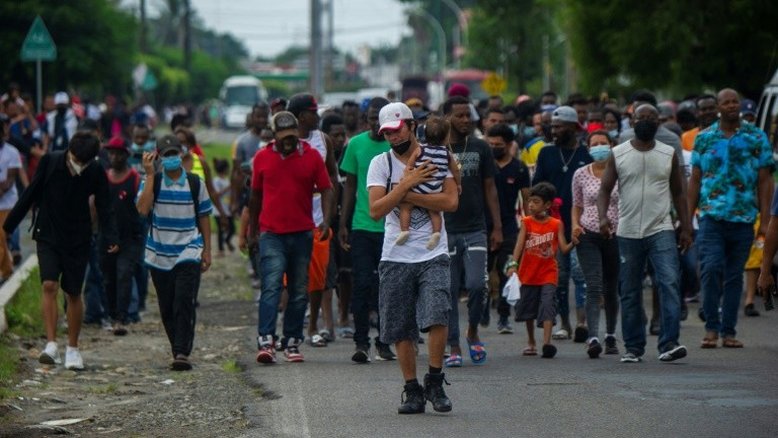 EUA aumentará 'voos de deportação' para imigrantes presos no Texas