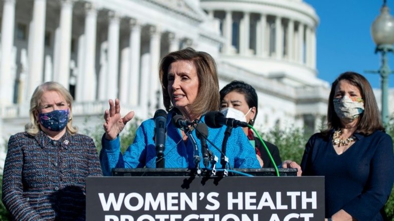 Câmara dos EUA aprova projeto sobre direito ao aborto, que tem pouca chance no Senado