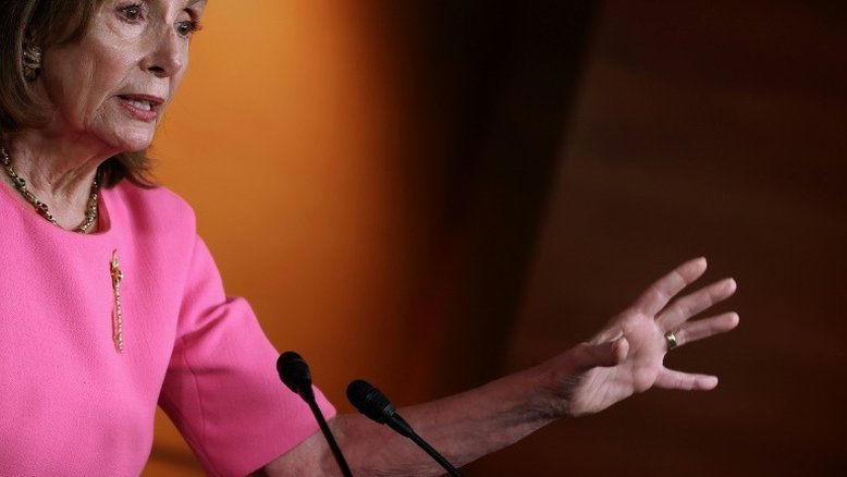 Líder dos democratas promete evitar paralisação do governo dos EUA