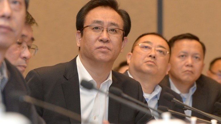Fundador da Evergrande tenta tranquilizar funcionários