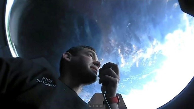 Turistas da SpaceX falaram com Tom Cruise no espaço