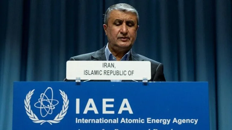 Chefe nuclear iraniano pede para EUA 