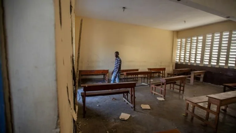 Falta de ajuda de emergência compromete retorno às aulas no Haiti
