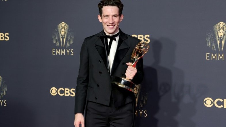Netflix arrasa no Emmy com prêmios para 'The Crown' e 'O Gambito da Rainha'