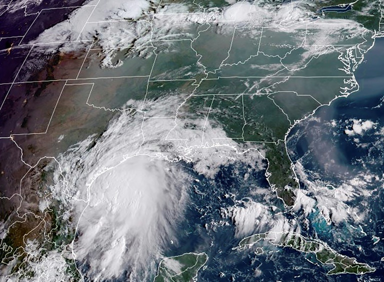 Tempestade tropical Nicholas ameaça litoral do Texas - ISTOÉ Independente