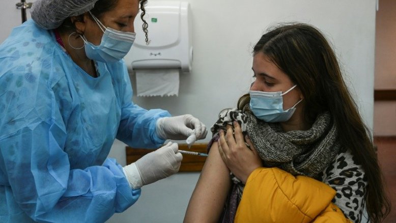 Reforço da Pfizer aumentou em 20 vezes número de anticorpos em vacinados com Coronavac (estudo)