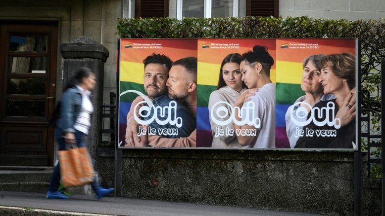 Suíços aprovam em referendo o casamento igualitário