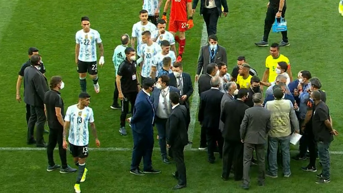 Todos jogadores da seleção argentina retornam a Buenos Aires após suspensão de clássico