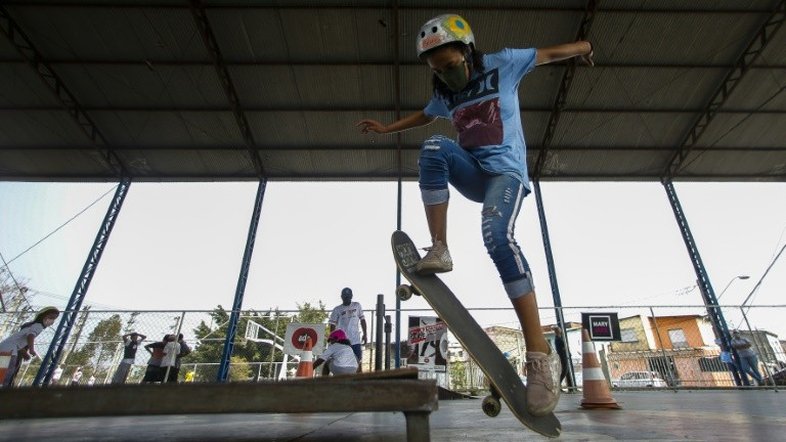 Skate feminino decola nas rampas no Brasil após o marco de Tóquio