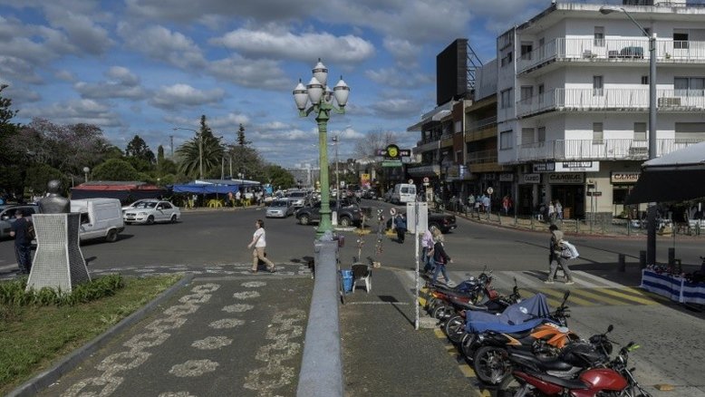 Uruguai reduz impostos e preços de suprimentos a comerciantes com abertura de fronteiras