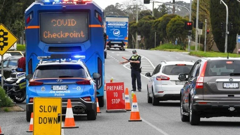 Melbourne condiciona fim do confinamento à vacinação