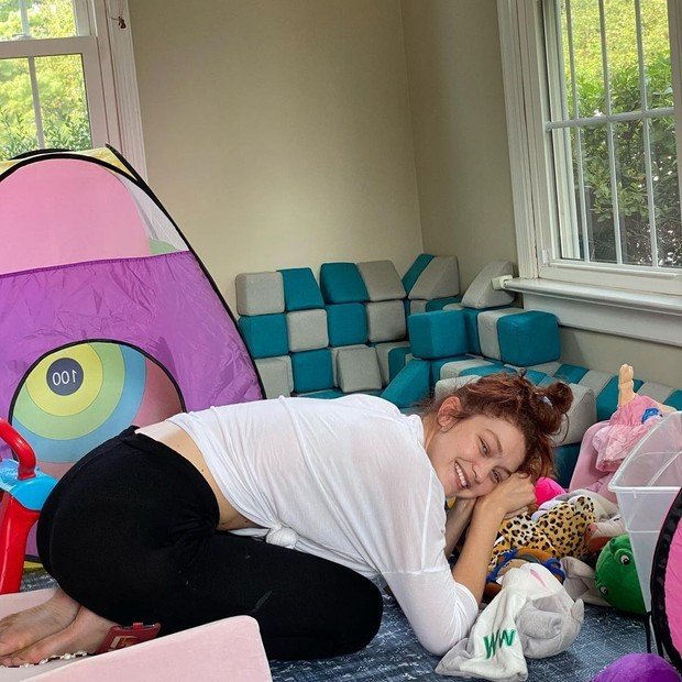 Gigi Hadid e Zayn Malik comemoram primeiro aniversário da filha