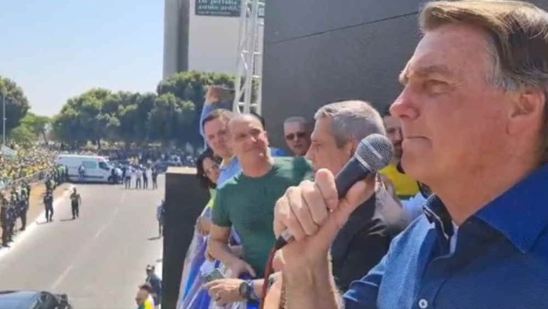 Bolsonaro, o cara de pau