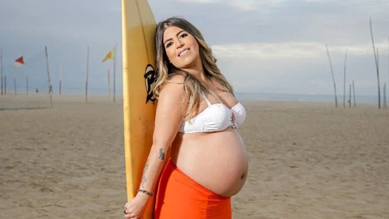 Raquel Pacheco, ex-Bruna Surfistinha, dá à luz gêmeas
