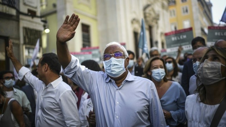 Socialistas vencem eleições locais em Portugal, mas perdem Lisboa