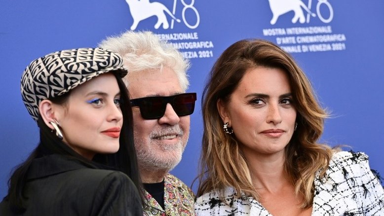 Almodóvar e Penélope Cruz na abertura do Festival de Veneza