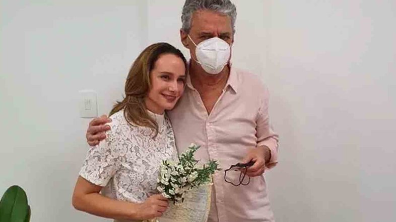 Chico Buarque se casa com Carol Proner