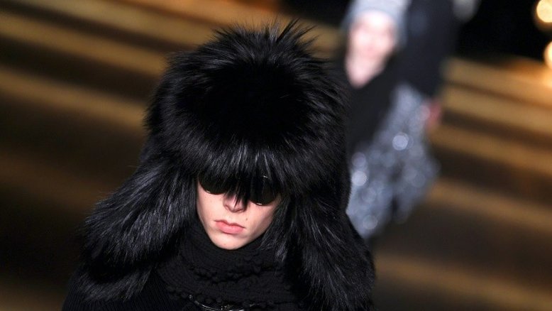 Saint Laurent e Brioni anunciam fim do uso de peles nas coleções