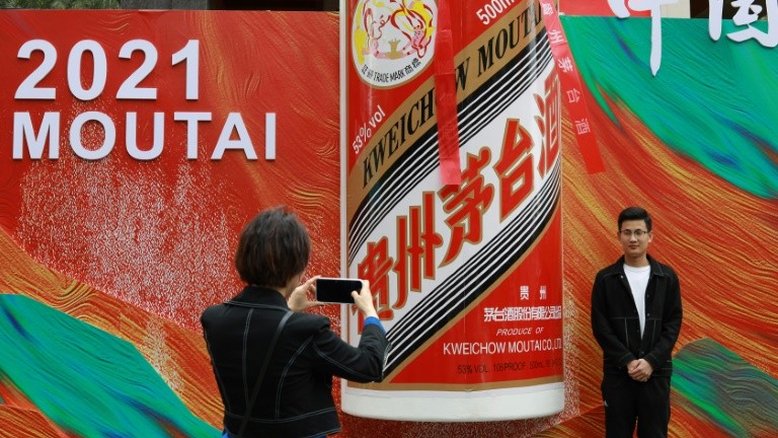 Empresário chinês do setor de bebidas condenado à prisão perpétua por subornos