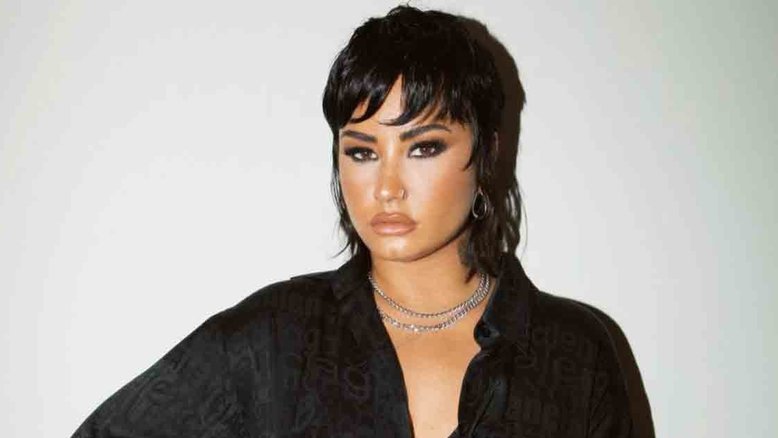 Demi Lovato fala sobre ser não-binária: 'Minhas energias masculina e feminina são iguais'