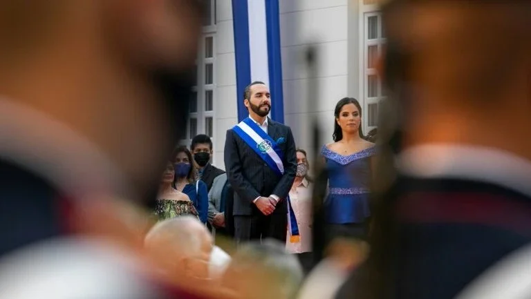 Bukele fecha a porta ao aborto e ao casamento igualitário na reforma constitucional