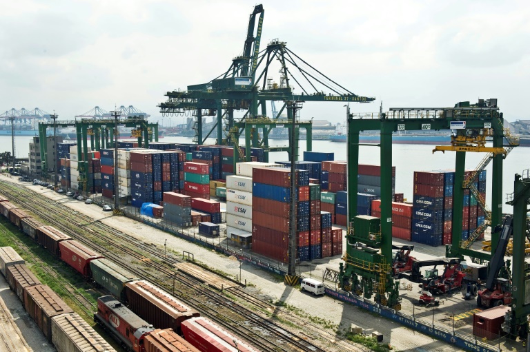 Imagens de arquivo do porto de Santos, em São Paulo, o maior da América Latina - AFP