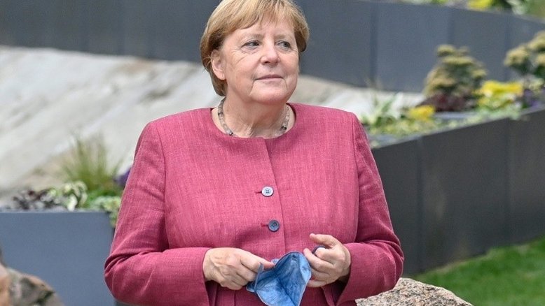 Angela Merkel retorna às raízes em cidade de sua infância