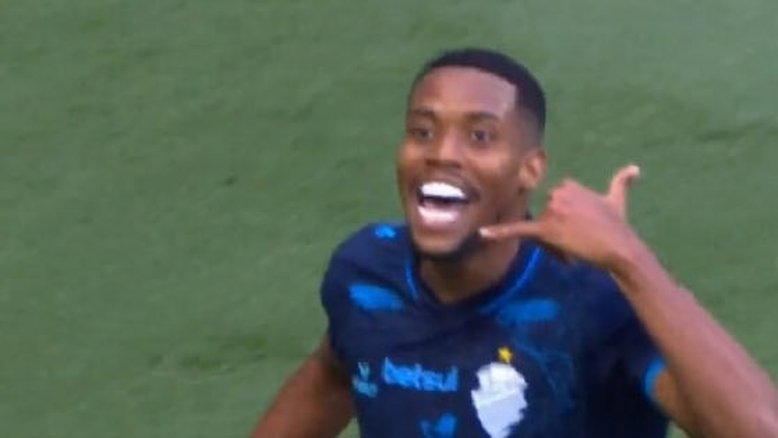 Atacante do CSA é alvo de racismo após provocar Cruzeiro: 'Macaco'