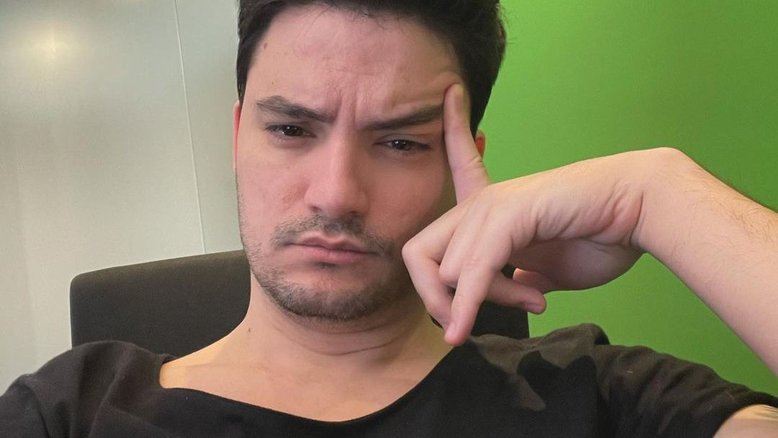 Felipe Neto para apoiadores de Bolsonaro e Mário Frias: "Chora ou chupa"