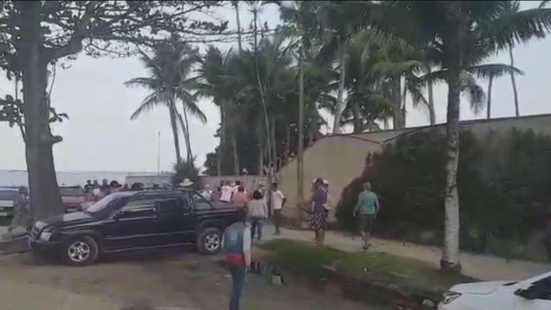 Cozinheira diz que foi chamada de 'macaca, preta e pobre' no Guarujá